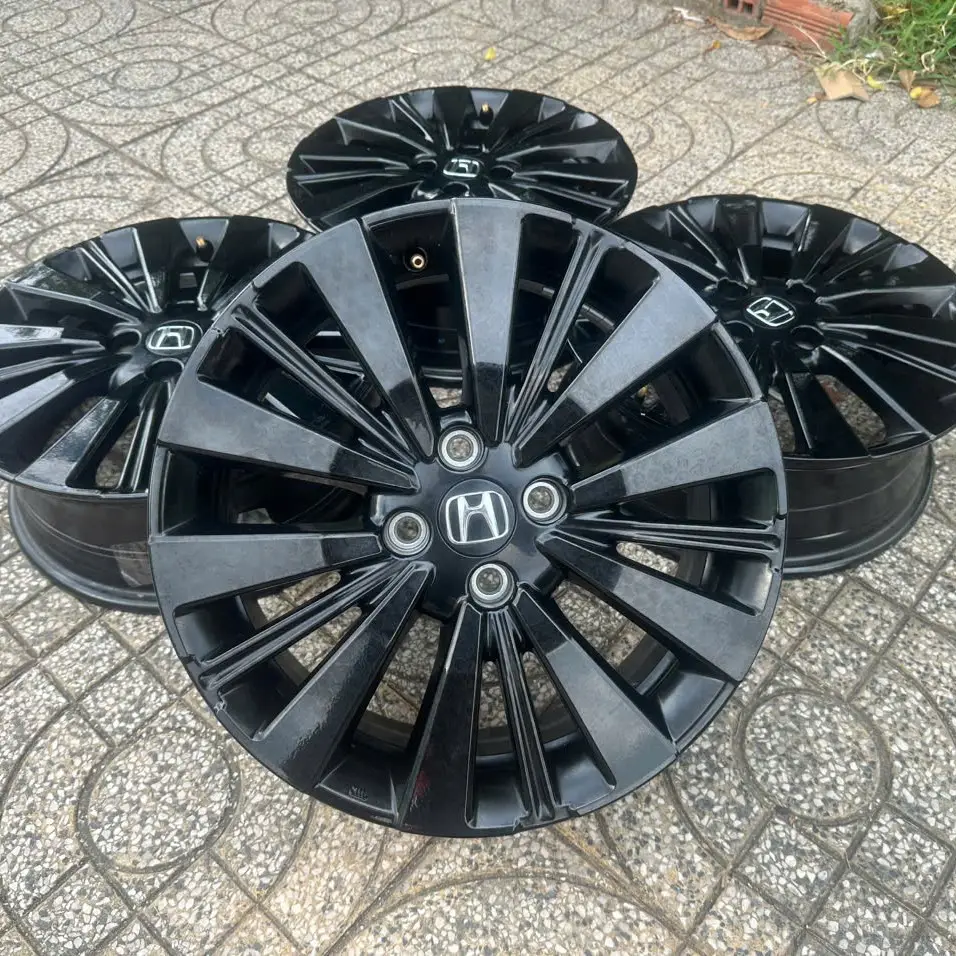 Bộ mâm hợp kim 16 inch sơn đen của Honda City Black Outshine