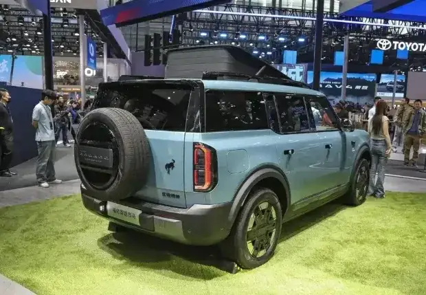 Ford Bronco Basecamp EV tầm hoạt động tối đa 650 km mỗi lần sạc