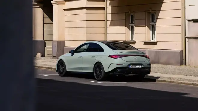 Thiết kế sedan hạng sang của Mercedes-Benz CLA hybrid