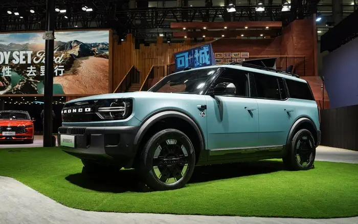 Toàn cảnh thiết kế SUV điện Bronco Basecamp EV