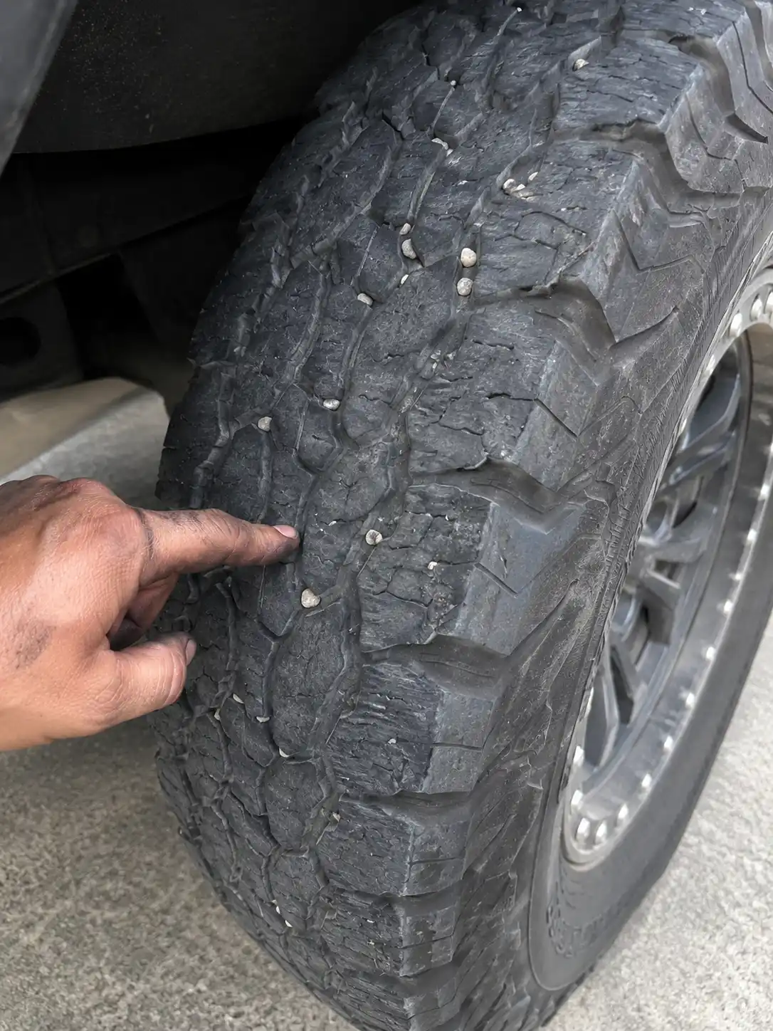 Chi phí thay lốp chuyên dụng cho Ford Raptor nhập Mỹ