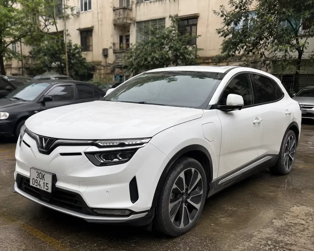 Giá lăn bánh thực tế xe VinFast VF 8 tại Việt Nam