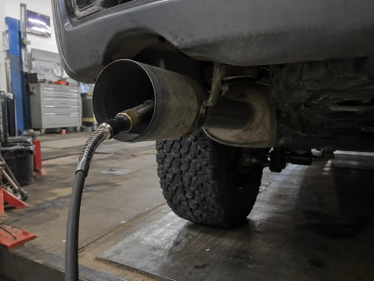 Kiểm tra tiêu chuẩn khí thải cho Ford Raptor nhập Mỹ
