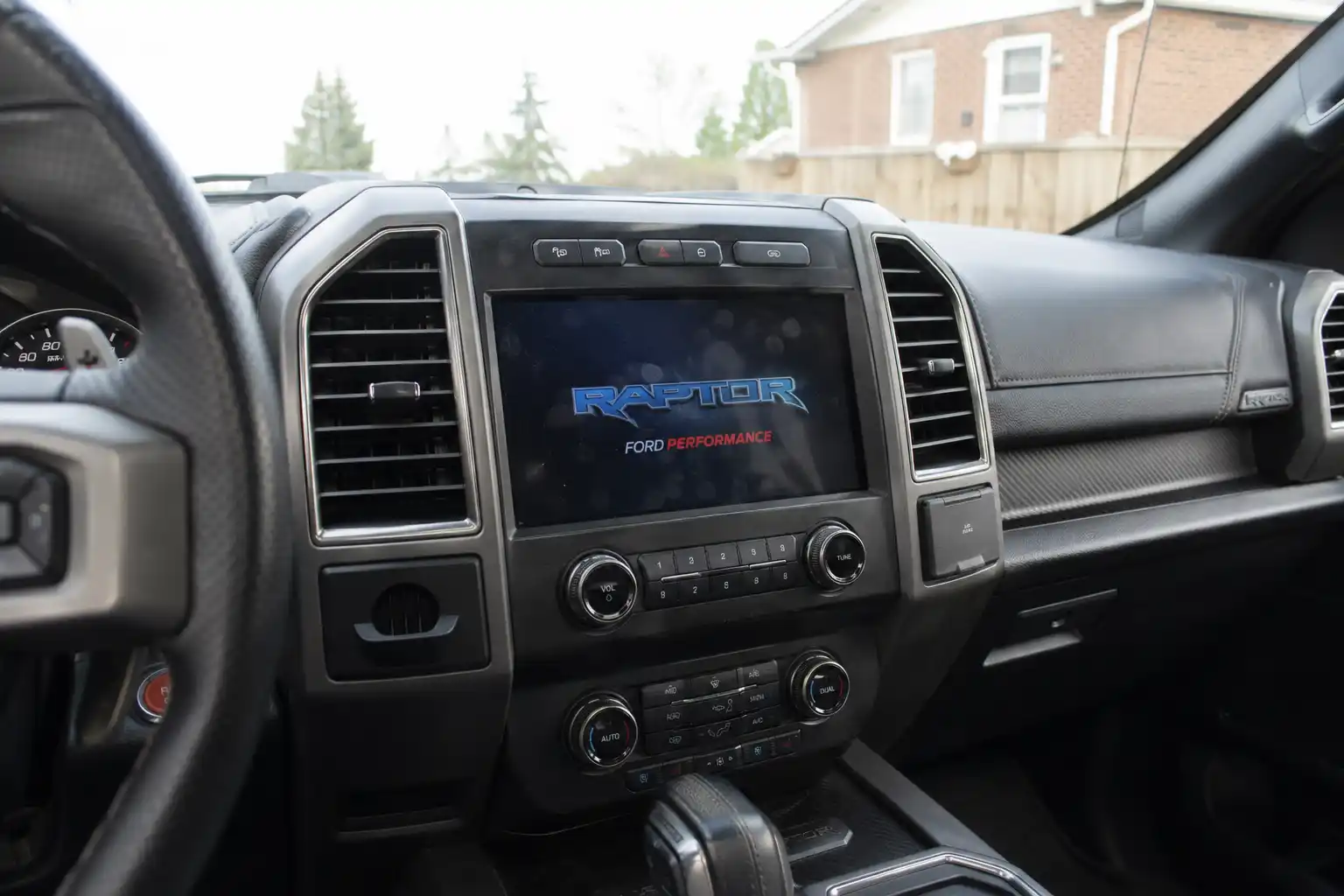 Nội thất và các tùy chọn option của Ford Raptor nhập Mỹ