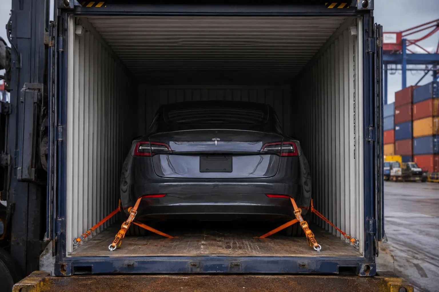 Phương thức vận chuyển xe Tesla bằng container từ Mỹ về Việt Nam