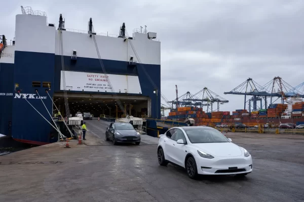 Quy trình nhập khẩu xe Tesla từ Mỹ về Việt Nam thực tế