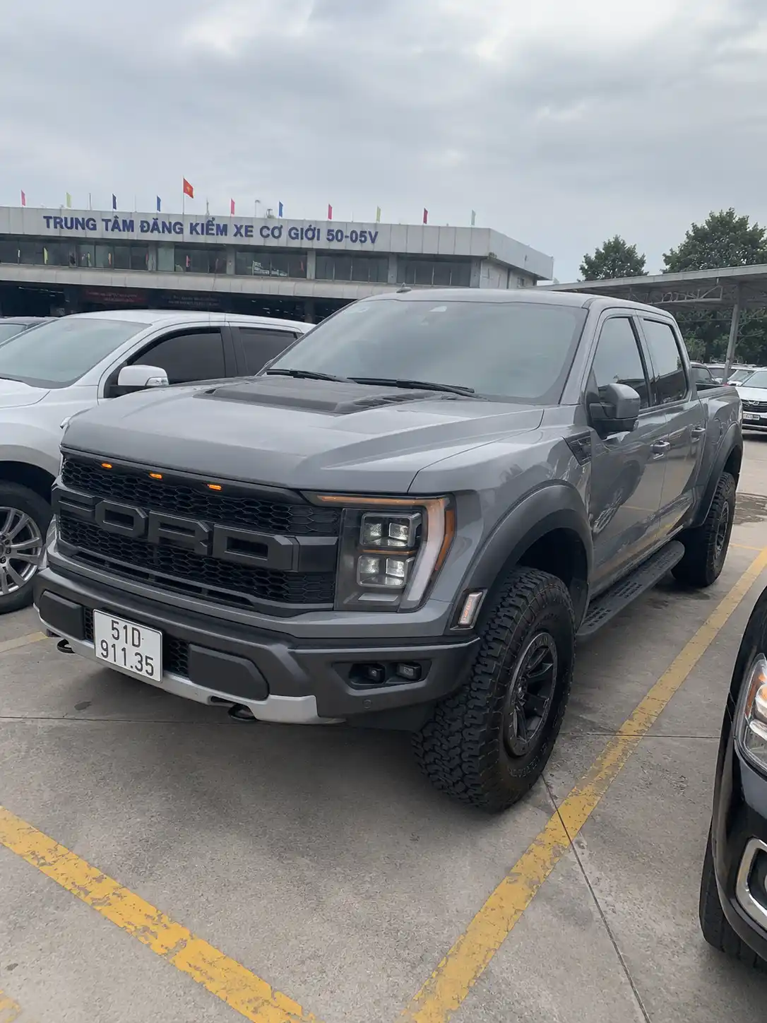 Thực tế đăng kiểm xe Ford Raptor nhập Mỹ tại trung tâm đăng kiểm